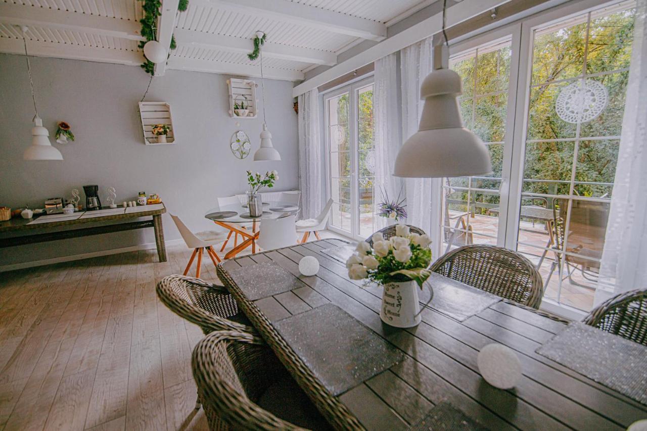Bed and Breakfast Zacisze Lesne Nad Pilica Шпала Экстерьер фото